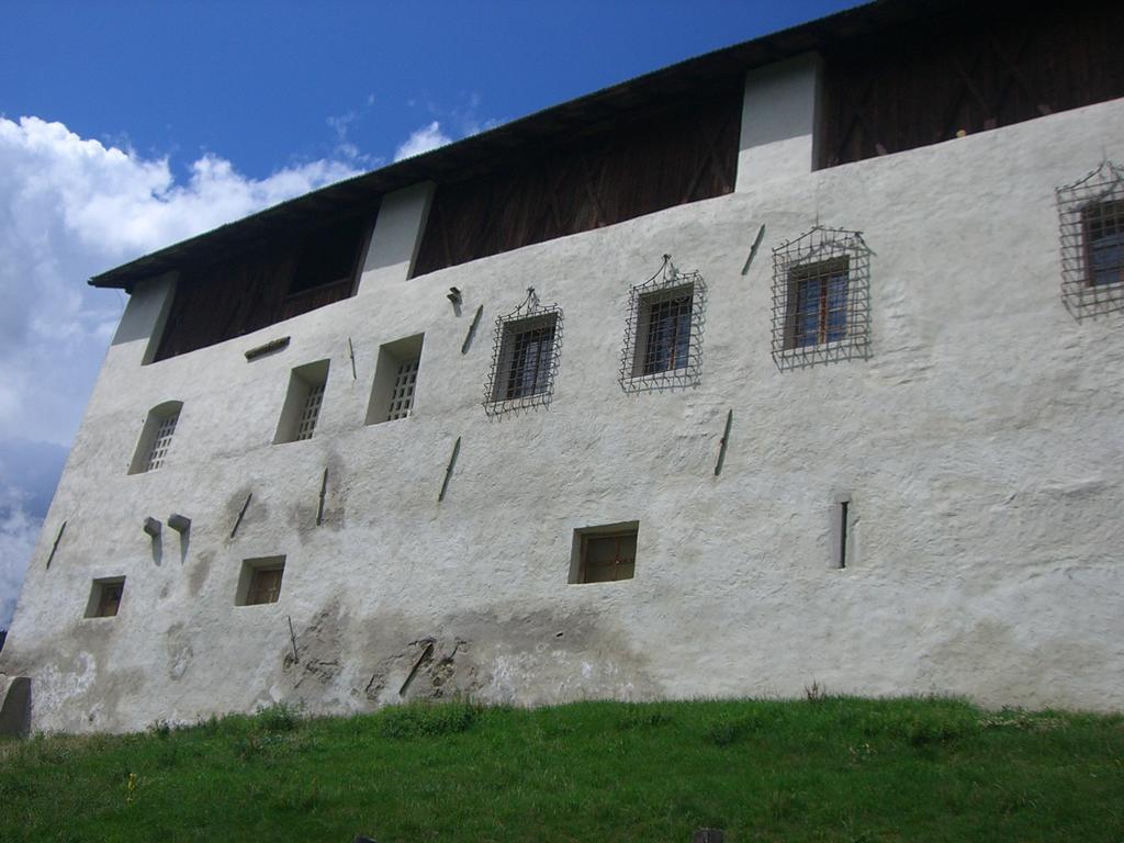 הוילה וילאנדרו Schloss Gravetsch מראה חיצוני תמונה